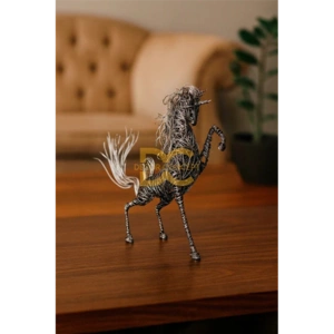 Лошадь из проволоки